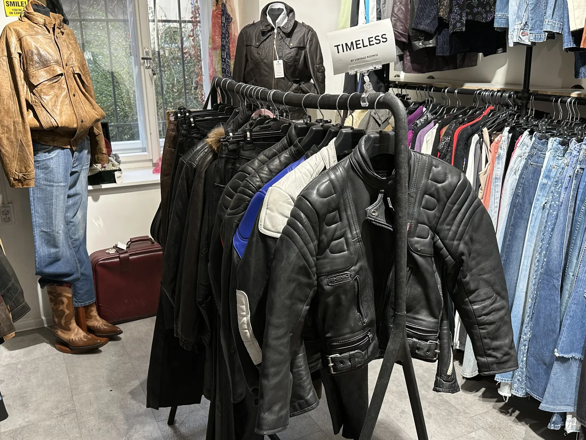 Men's vintage clothing at Vintage Room 31 in Prague, photo 2