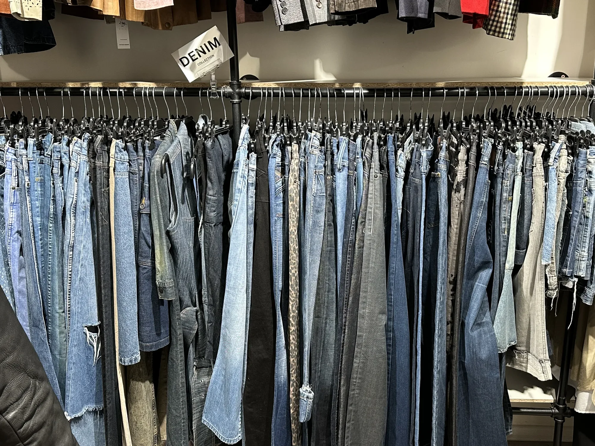 Men's vintage clothing at Vintage Room 31 in Prague, photo 4